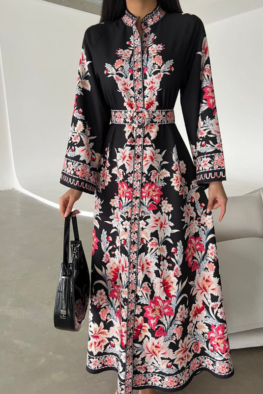 Atlas Kumaş Çiçek Desenli Gömlek Yaka Düğme Detaylı Siyah Elbise (KEMER DAHİLDİR)-4235