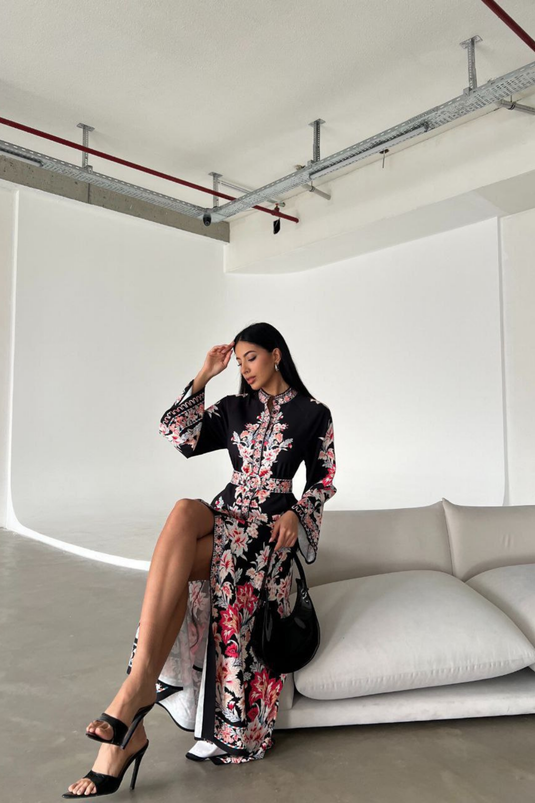 Atlas Kumaş Çiçek Desenli Gömlek Yaka Düğme Detaylı Siyah Elbise (KEMER DAHİLDİR)-4235