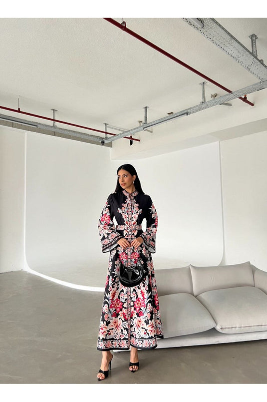 Atlas Kumaş Çiçek Desenli Gömlek Yaka Düğme Detaylı Siyah Elbise (KEMER DAHİLDİR)-4235