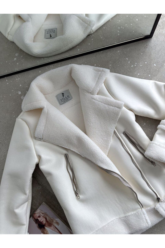 Astarlı Kuzu Deri Kürklü Mont -Beyaz